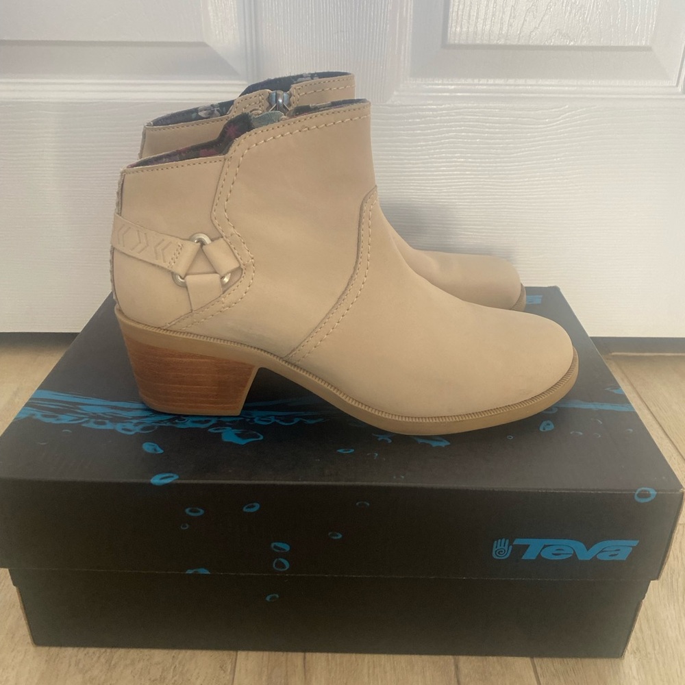 Teva Women's Beige Ankle Booties